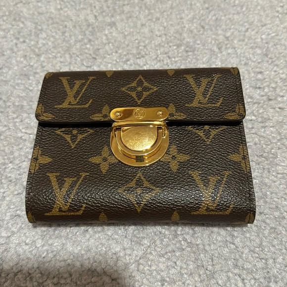 Authentic Louis Vuitton Koala wallet - Picture 2 of 8